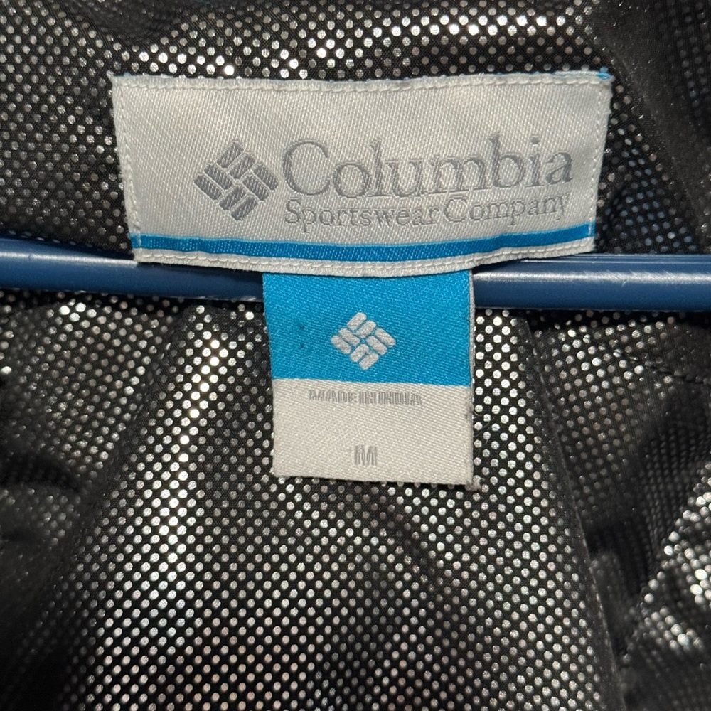 Columbia Woman’s Parka - Picture 3 of 8